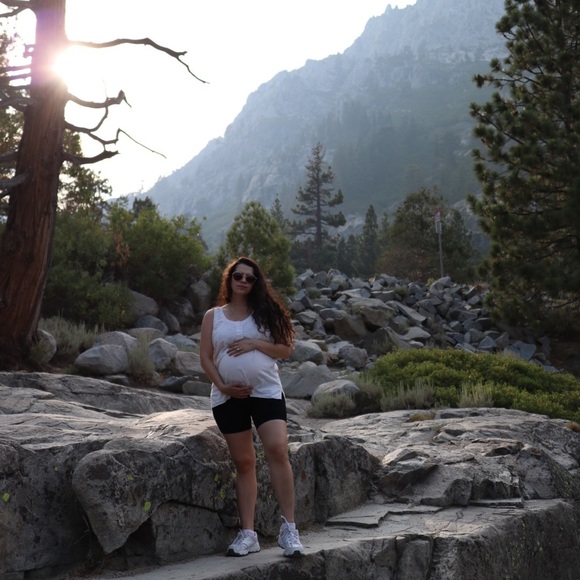 Meet your Posher, Lauren - Picture 8 of 8